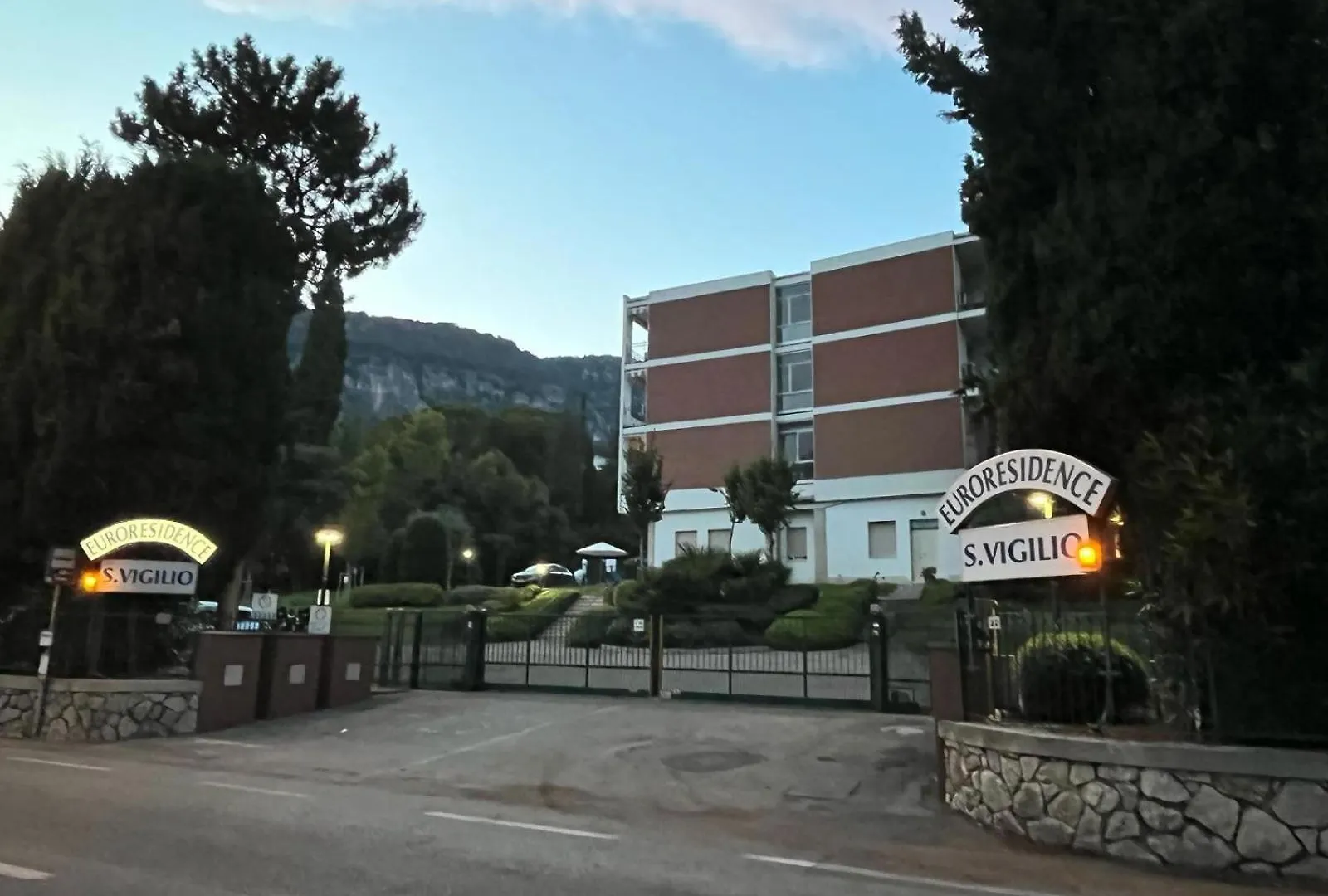 Apartment Casa Manuela Euroresidence Garda Garda  Italy